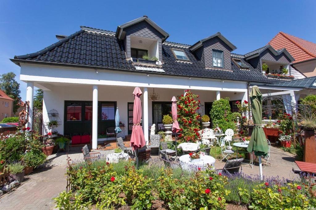 cafesahne u Pension Dranske Exterior foto
