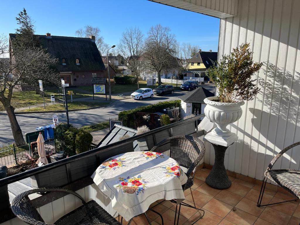 cafesahne u Pension Dranske Exterior foto
